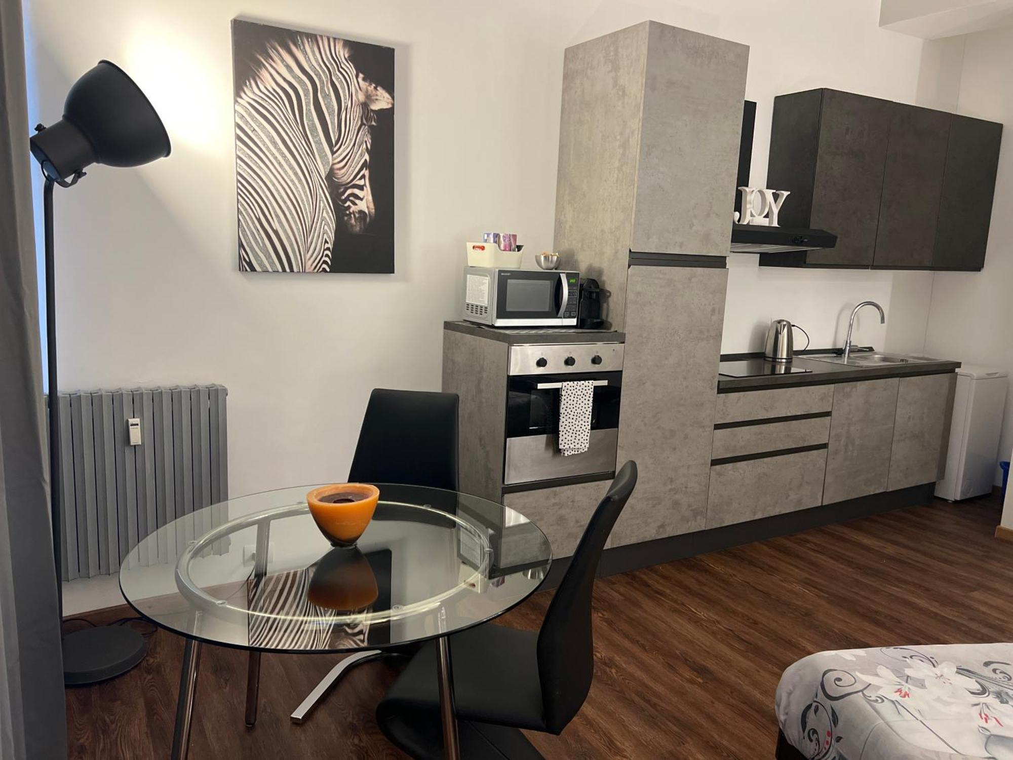 Appartement Milanoflats - New Beautiful Fully Equipped With A View Of Piazza San Camillo - 5 Minutes From Station, M2, M3, Airport Shuttle Milan