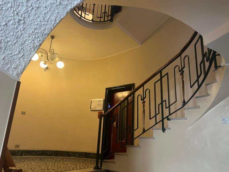 Milanoflats - New Beautiful Fully Equipped With A View Of Piazza San Camillo - 5 Minutes From Station, M2, M3, Airport Shuttle
